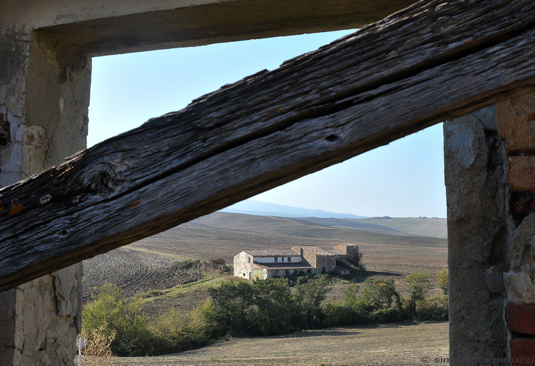 Ruderi in terra di Siena
